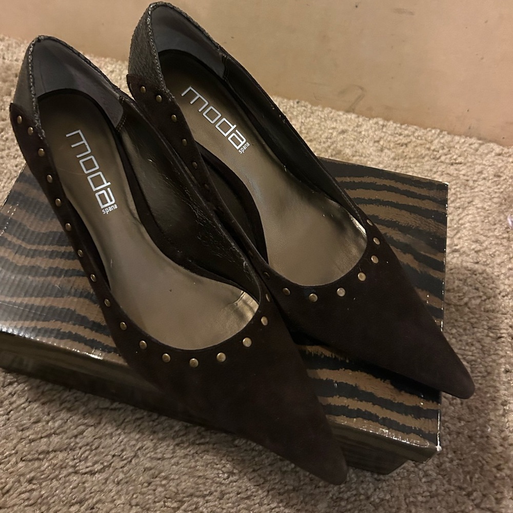 Almost new brown suede low heel 💅